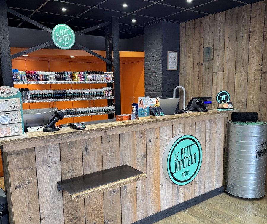 Comptoir boutique Le Petit Vapoteur Lorient